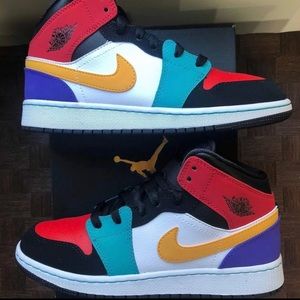 Jordan 1 Mid